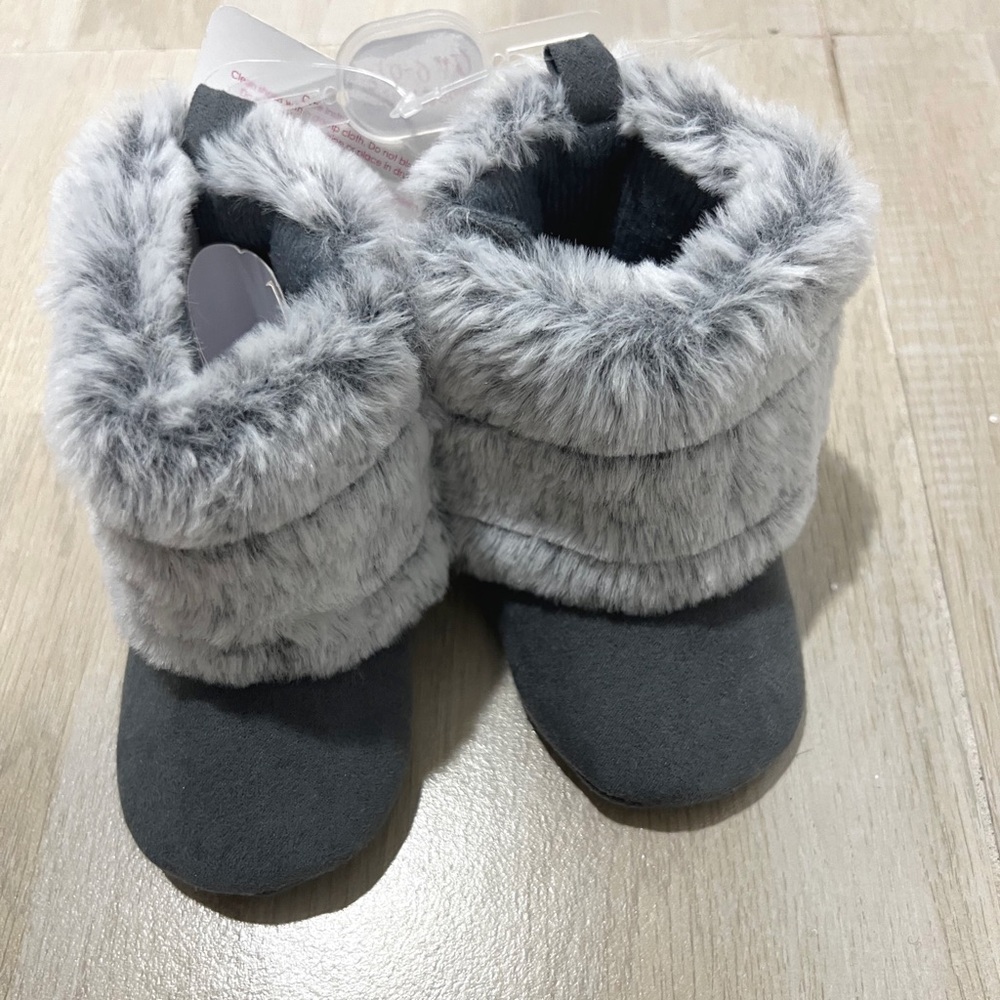 NWT Baby Faux Fur Boots Stepping Stone 3-6 months